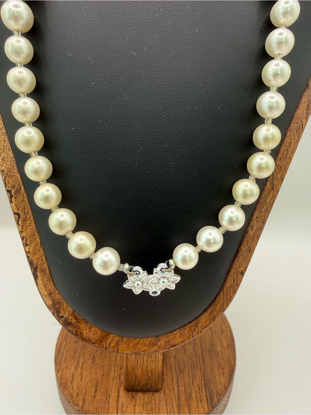 Vintage Cream Pearl Necklace with Floral Silver Accents